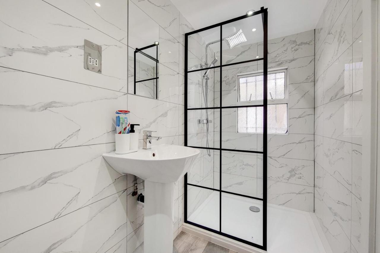 Lovely 4 Bed Apartment Perfect For Families! London Exterior photo